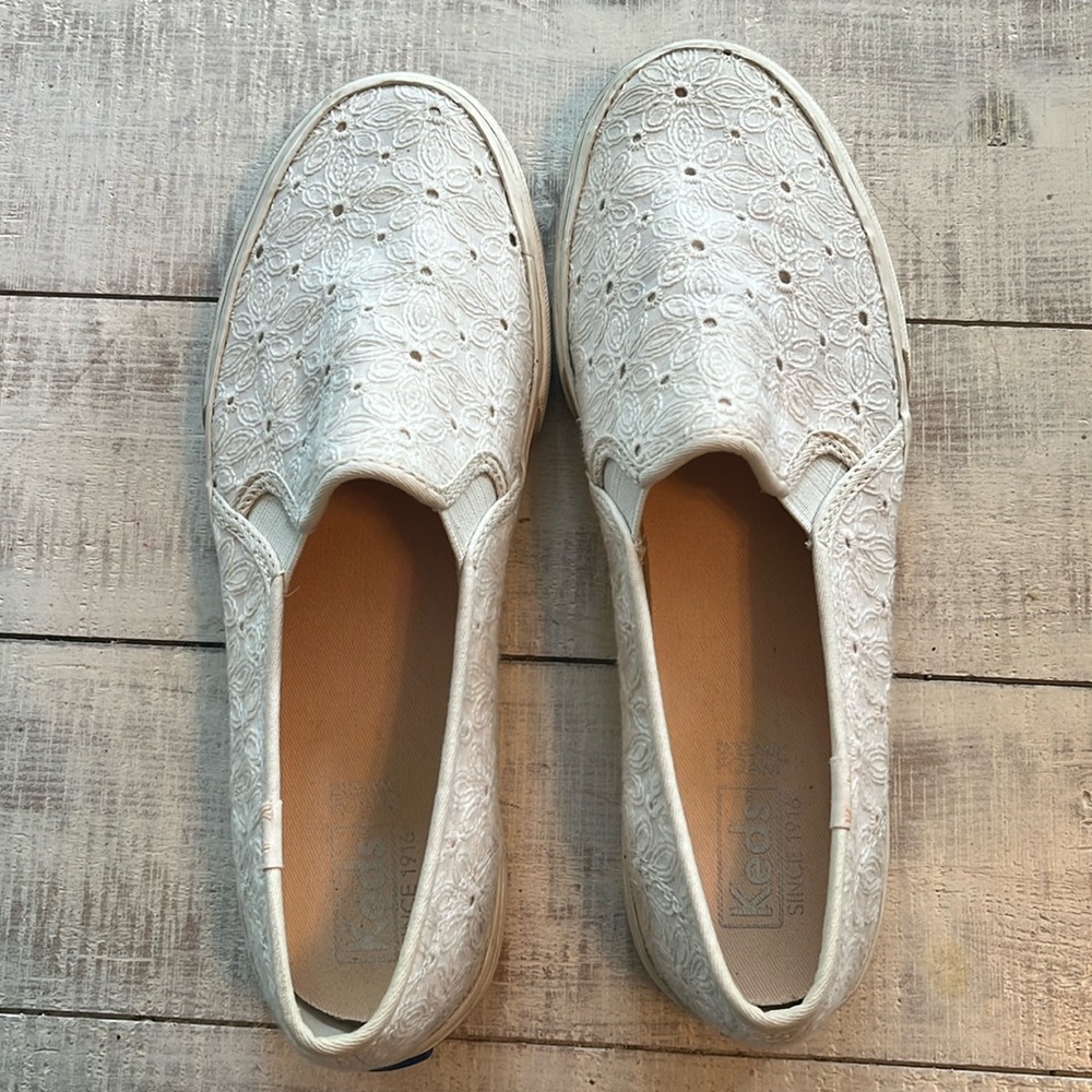 Keds-white lace slip on shoes-size 8